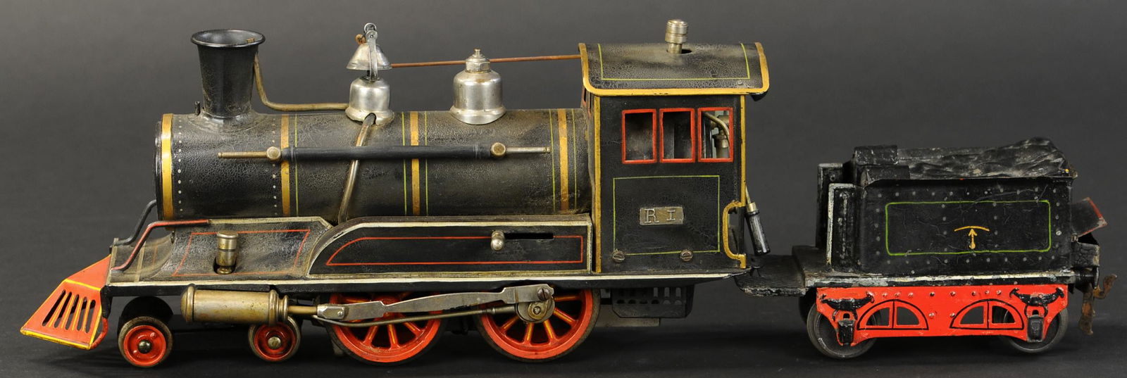 MARKLIN R1 LOCOMOTIVE U.S. MARKET: 2105. MARKLIN R1 LOCOMOTIVE U.S. MARKET | Live steam, Gauge 1, desirable engine for the American market. Loco & tender 20" l. | Front pony truck replaced, tender is original but incorrect for this eng