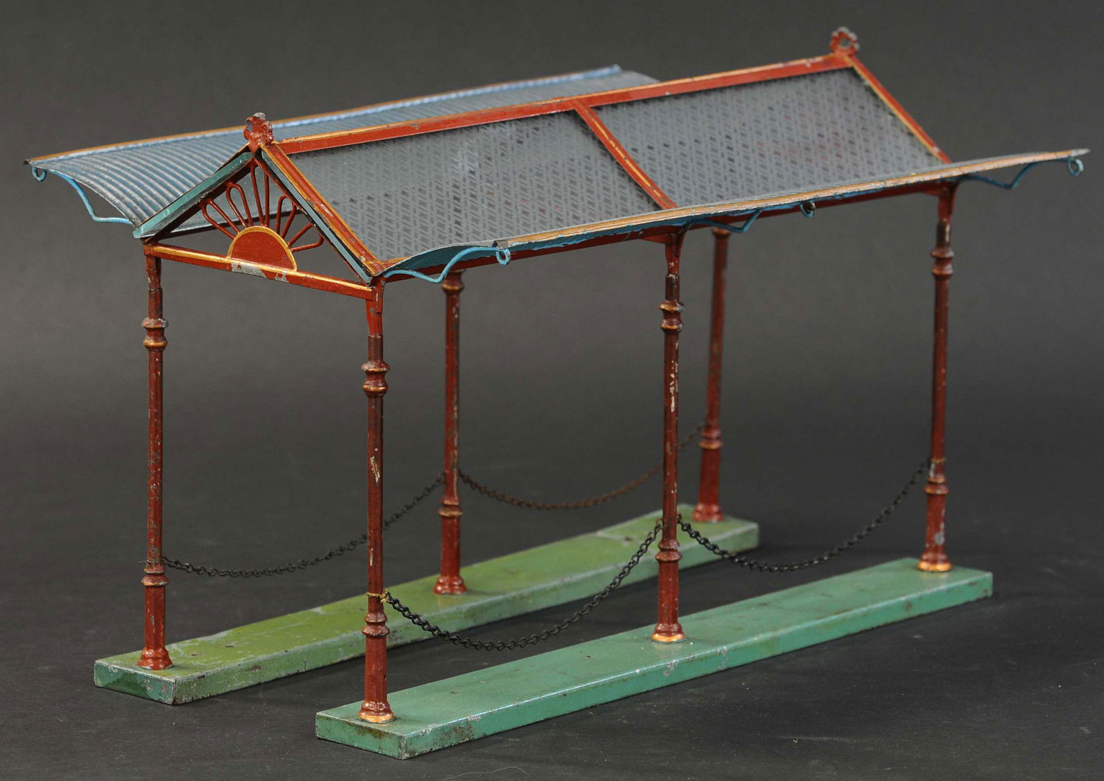 MARKLIN GLASS ROOF CANOPY: 2270. MARKLIN GLASS ROOF CANOPY | Gauge 1, very nice accessory, original glass inserts in roof, scarce and desirable. 10" h. | Appears to be all original in (Exc. Cond.) | $3,000 - $5,000 | Provenance