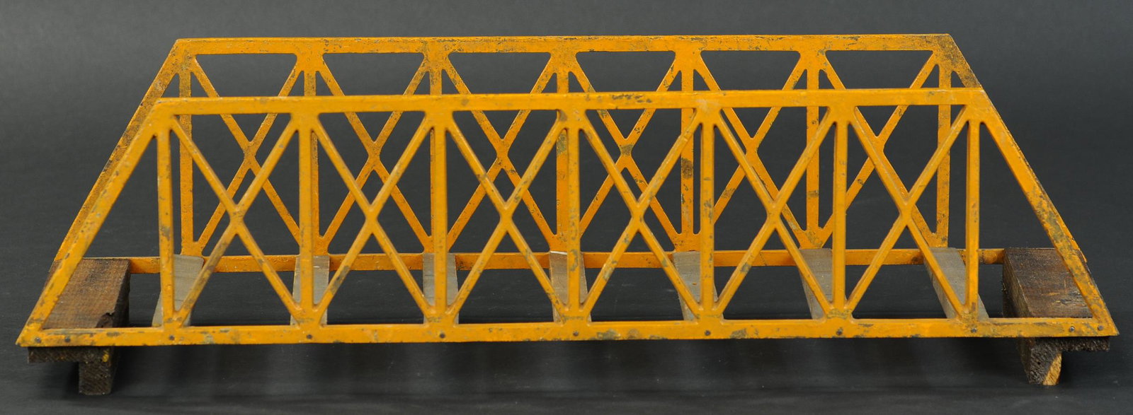 CARLISLE & FINCH NO. 56 TRUSS BRIDGE: 2338. CARLISLE & FINCH NO. 56 TRUSS BRIDGE | 2" gauge. 23" l. | Appears all original in (Very Good to Excellent Condition) for age. | $1,200 - $1,800 | Provenance: Sam Downey Collection.