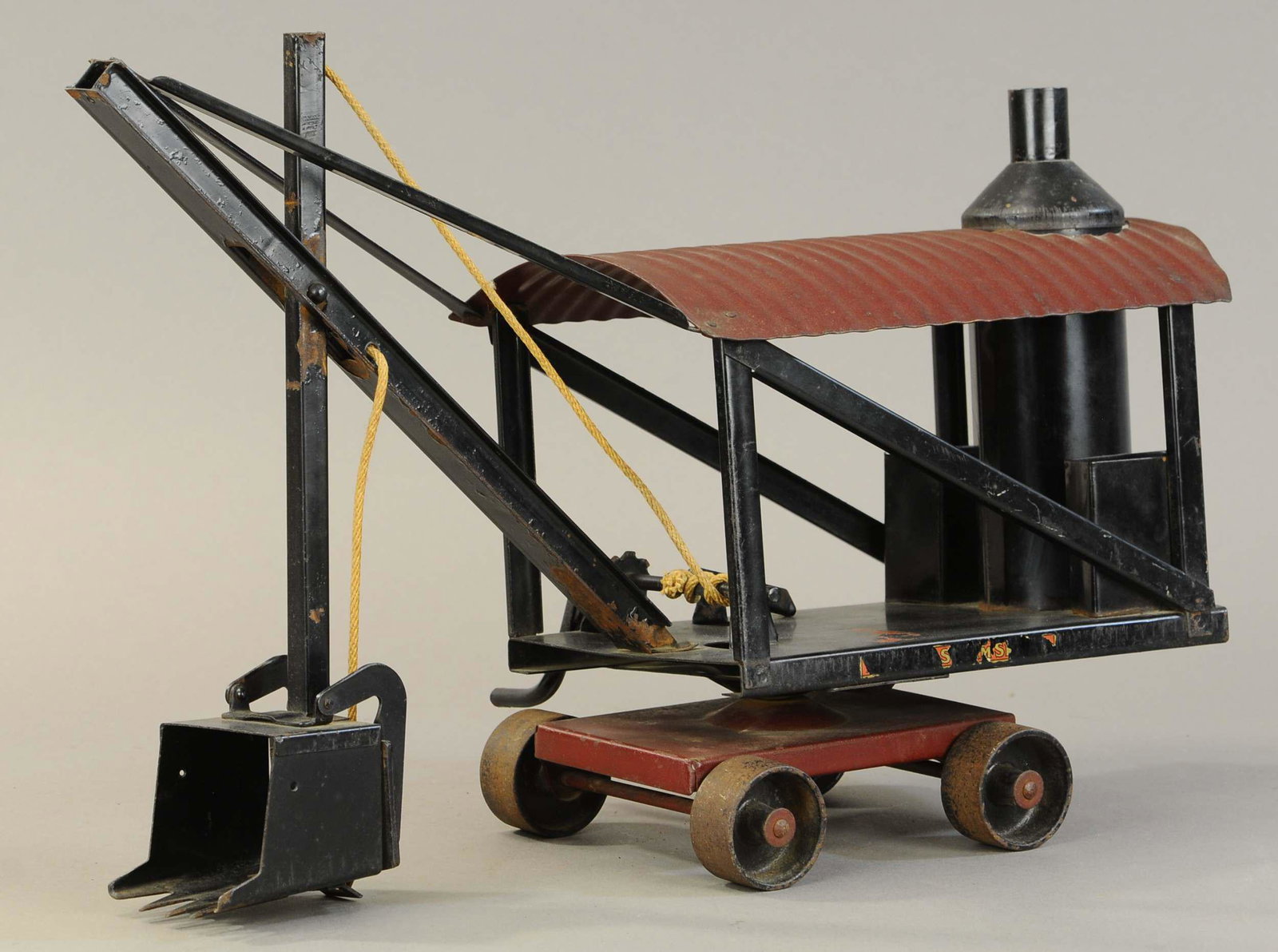 BUDDY L STEAM SHOVEL: 316. BUDDY L STEAM SHOVEL | 21" l. | All Original Condition. | $50 - $100