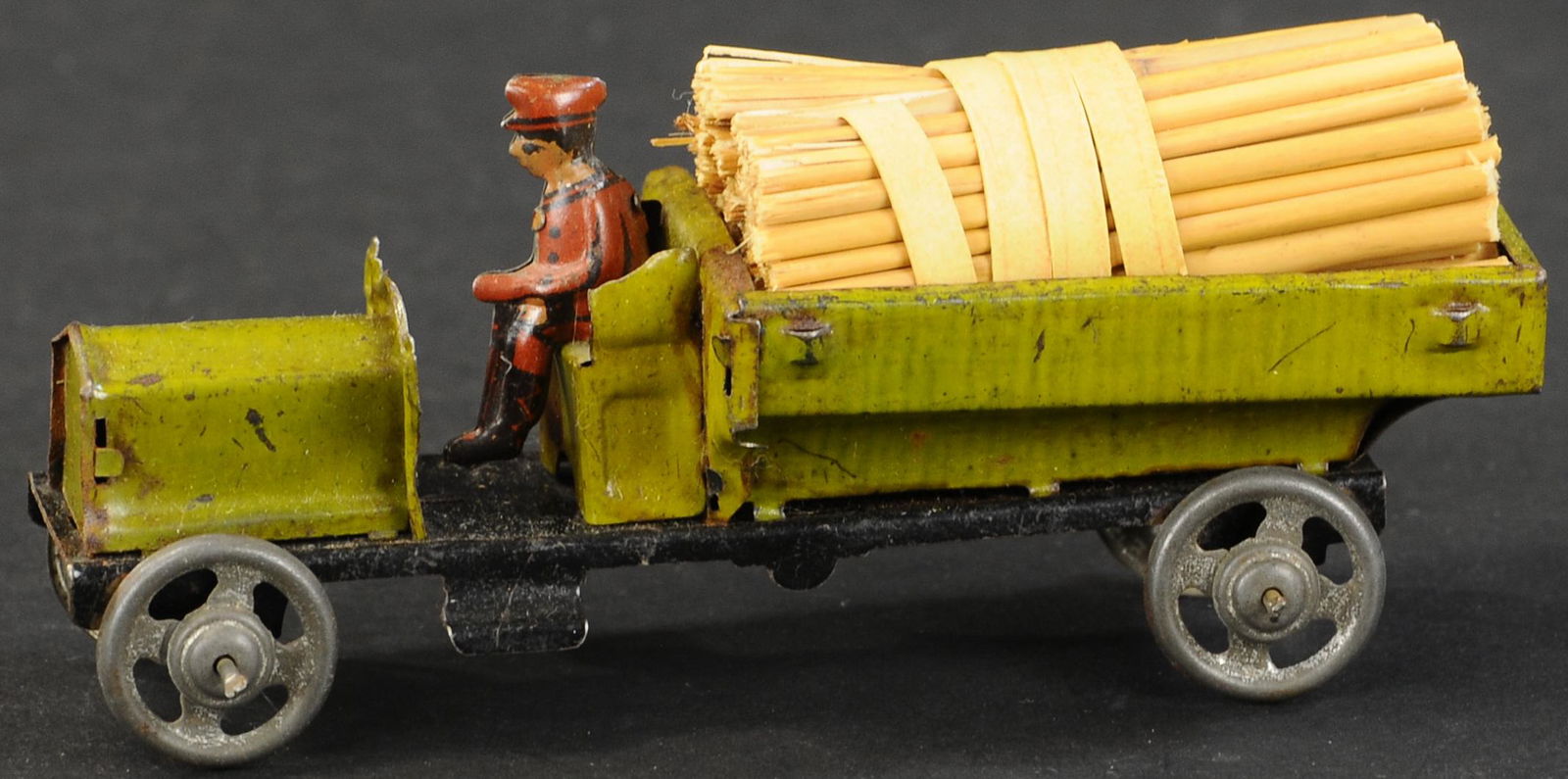 OPEN DELIVERY TRUCK PENNY TOY (1 of 3)