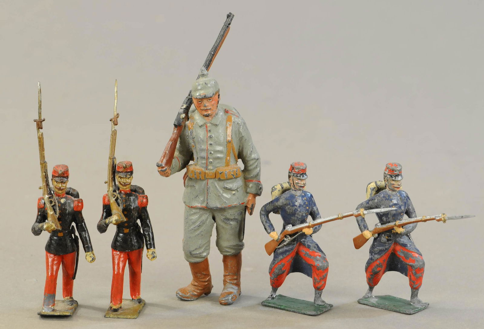 HEYDE 120MM SOLDIER WITH MIGNOT 75MM SOLDIERS (1 of 3)