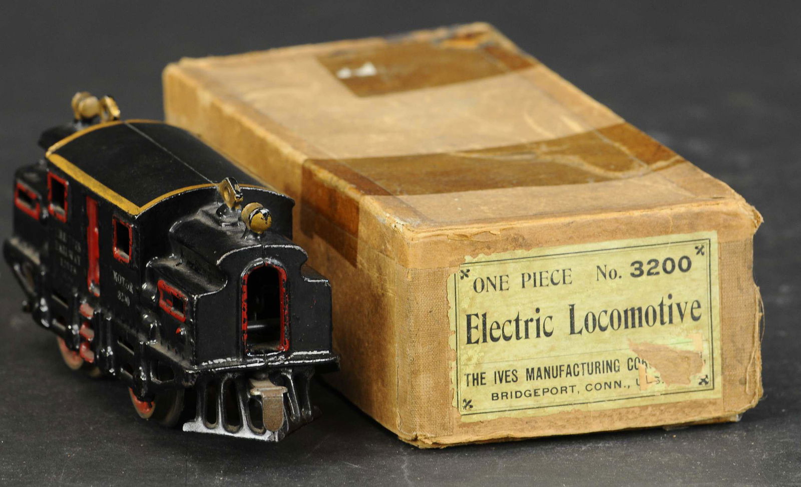 BOXED IVES #3200 LOCOMOTIVE (1 of 3)