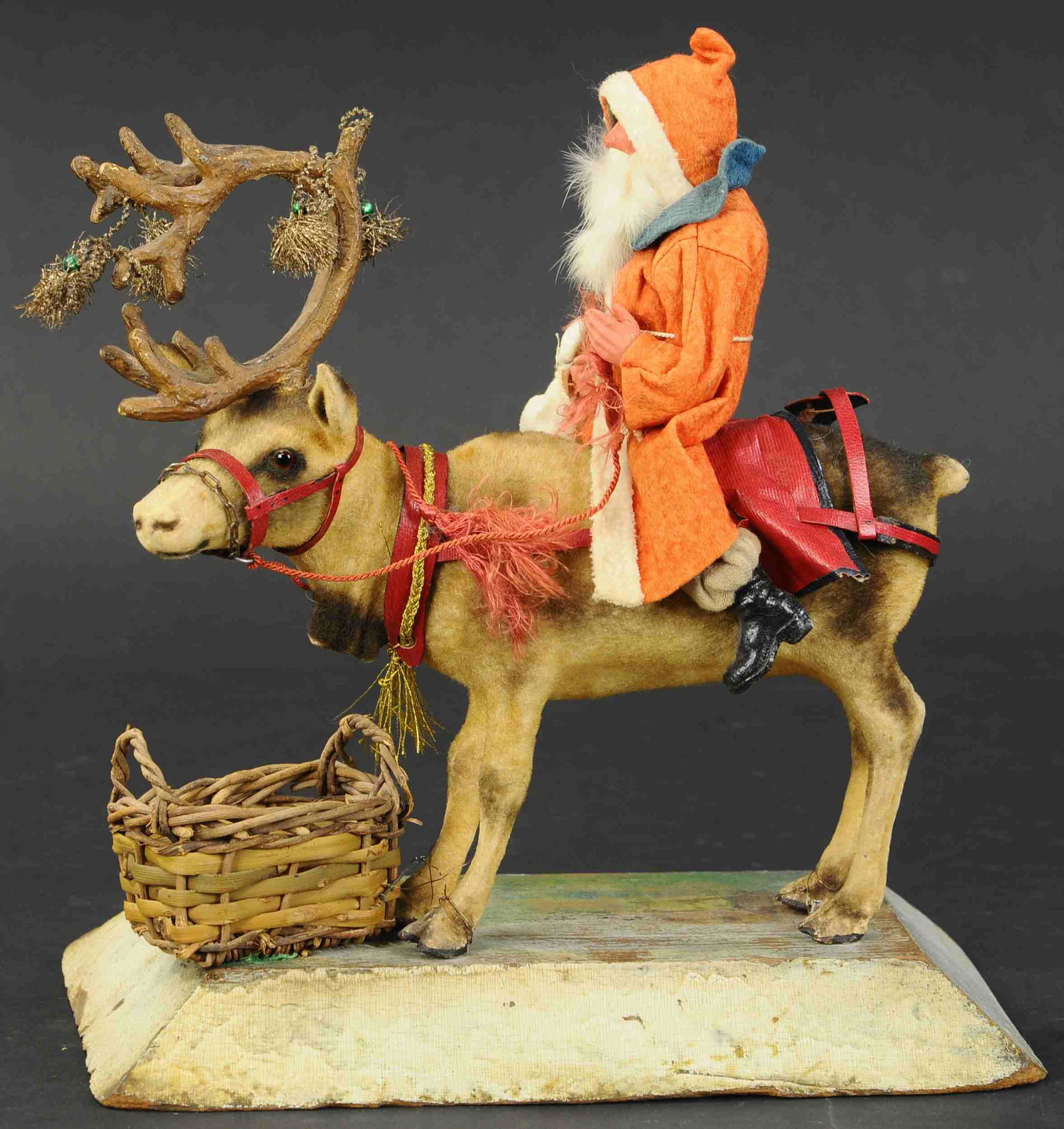 SANTA CLAUS ON REINDEER (1 of 4)