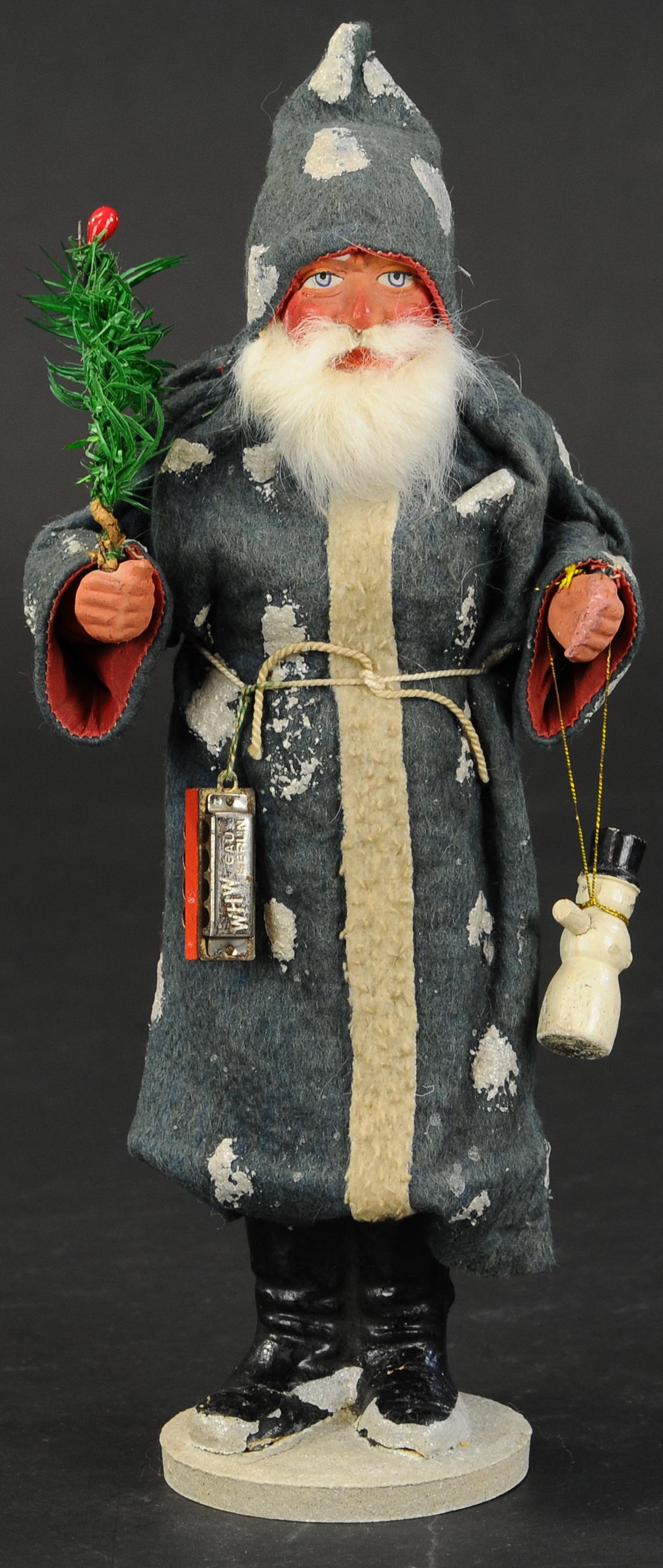 EARLY GREEN ROBE BELSNICKLE CANDY CONTAINER (1 of 3)