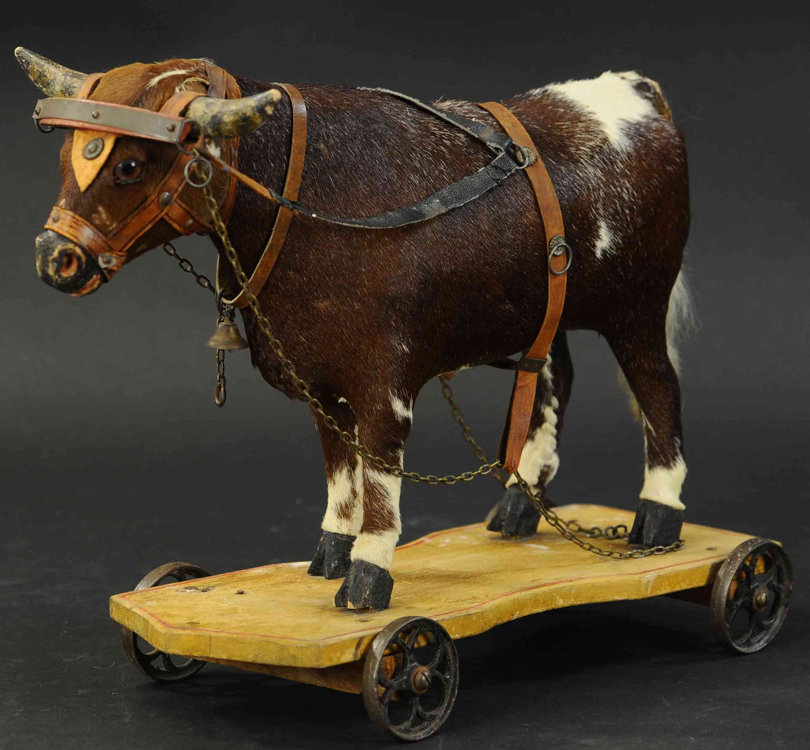 LARGE OXEN PULL TOY (1 of 3)