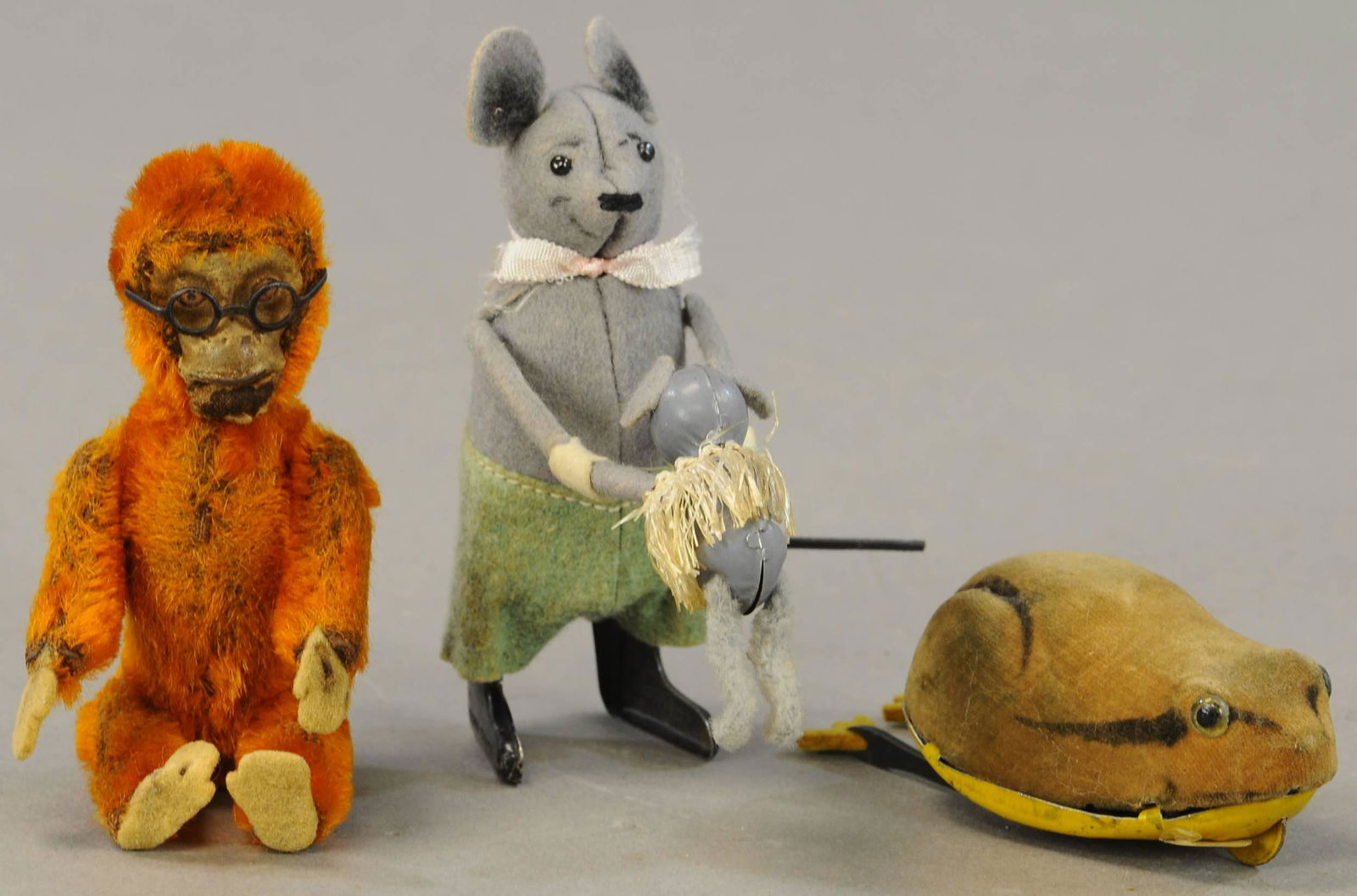 THREE SCHUCO ANIMAL TOYS (1 of 3)