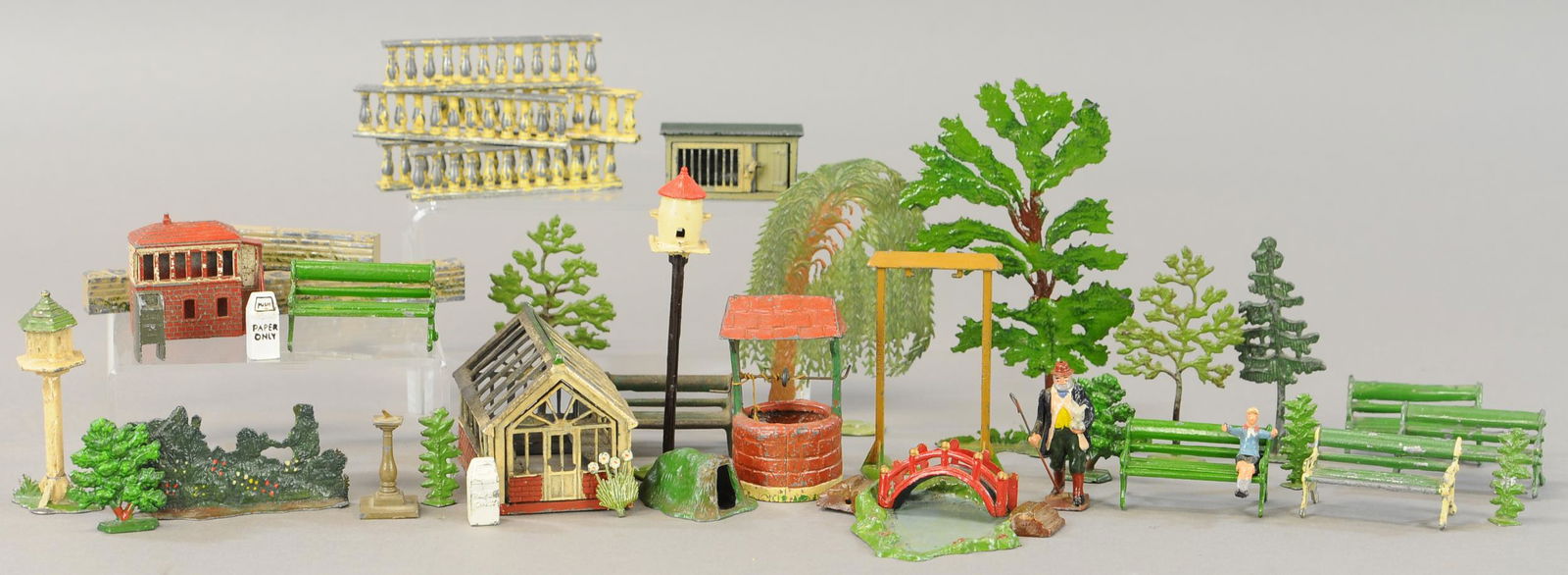 LARGE LOT ENGLISH HOLLOWCAST FARMS & GARDEN (1 of 3)