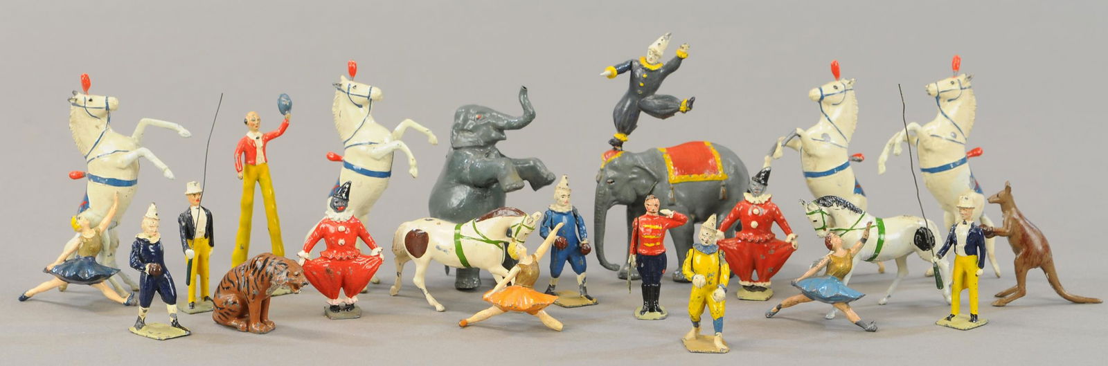 BRITAINS CIRCUS GROUP (1 of 3)