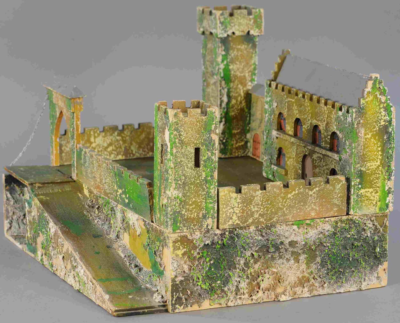 LARGE POST-WAR GERMAN CASTLE FORT (1 of 4)