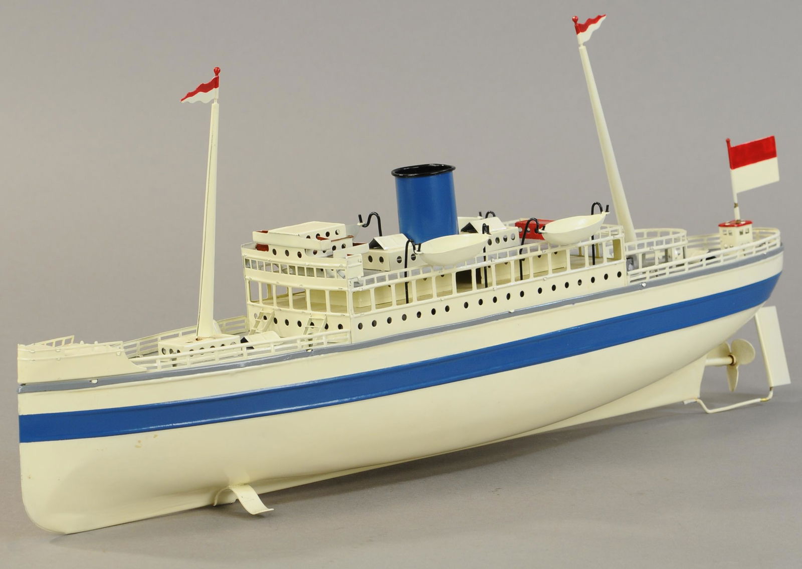 LARGE FLEISCHMANN OCEAN LINER (1 of 3)