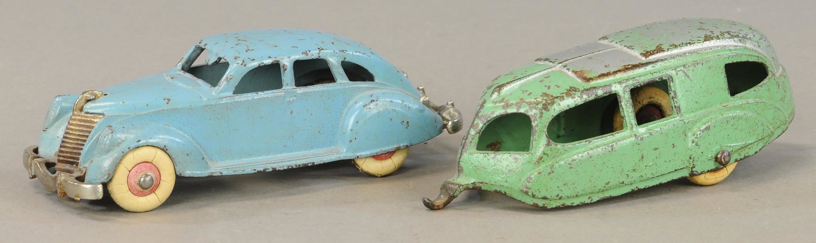 HUBLEY LINCOLN ZEPHYR W/ TRAILER: 500. HUBLEY LINCOLN ZEPHYR W/ TRAILER | 7.5" l. | All Original Condition. | $300 - $600