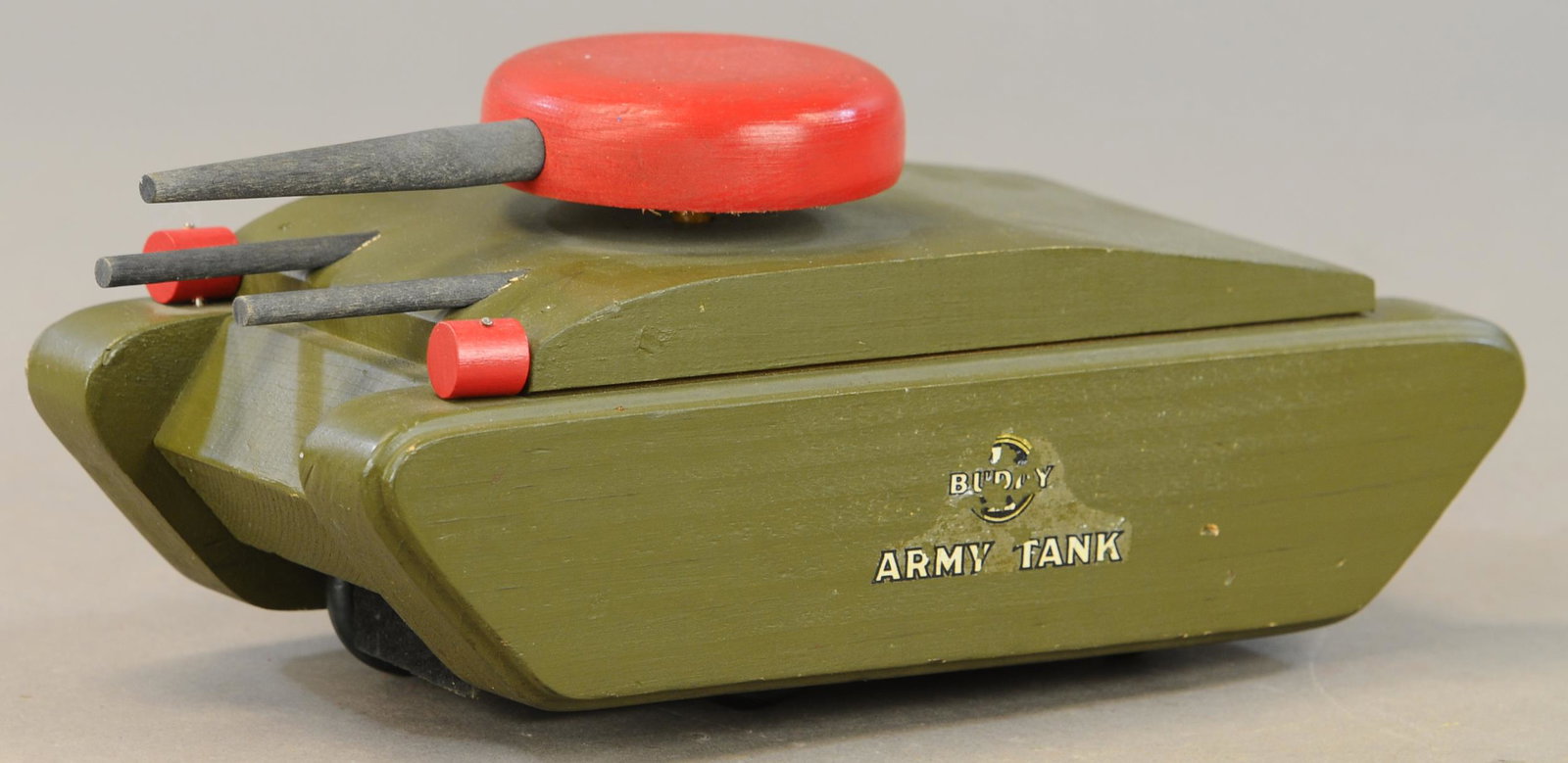 BUDDY L WOOD ARMY TANK: 607. BUDDY L WOOD ARMY TANK | 12" l. | All Original Condition. | $100 - $200