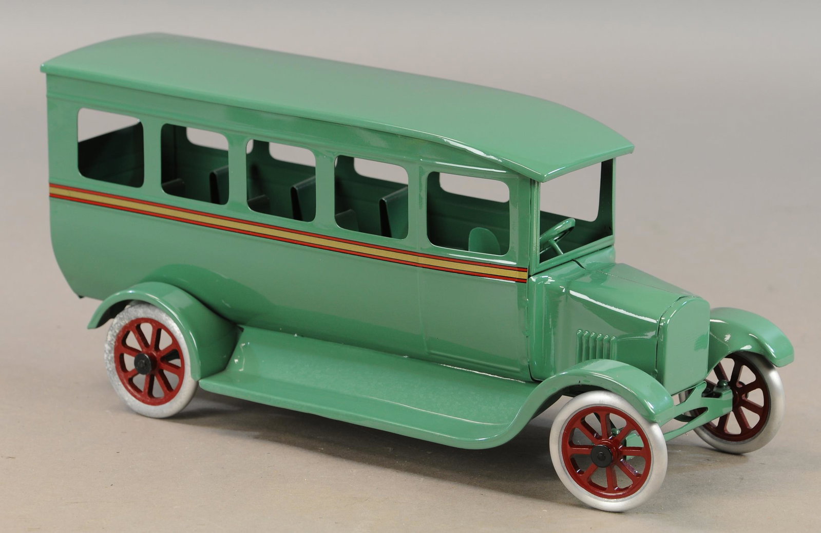 BUDDY L COWDERY FLIVVER PASSENGER BUS: 719. BUDDY L COWDERY FLIVVER PASSENGER BUS | Contemporary, Near Mint. | $300 - $600