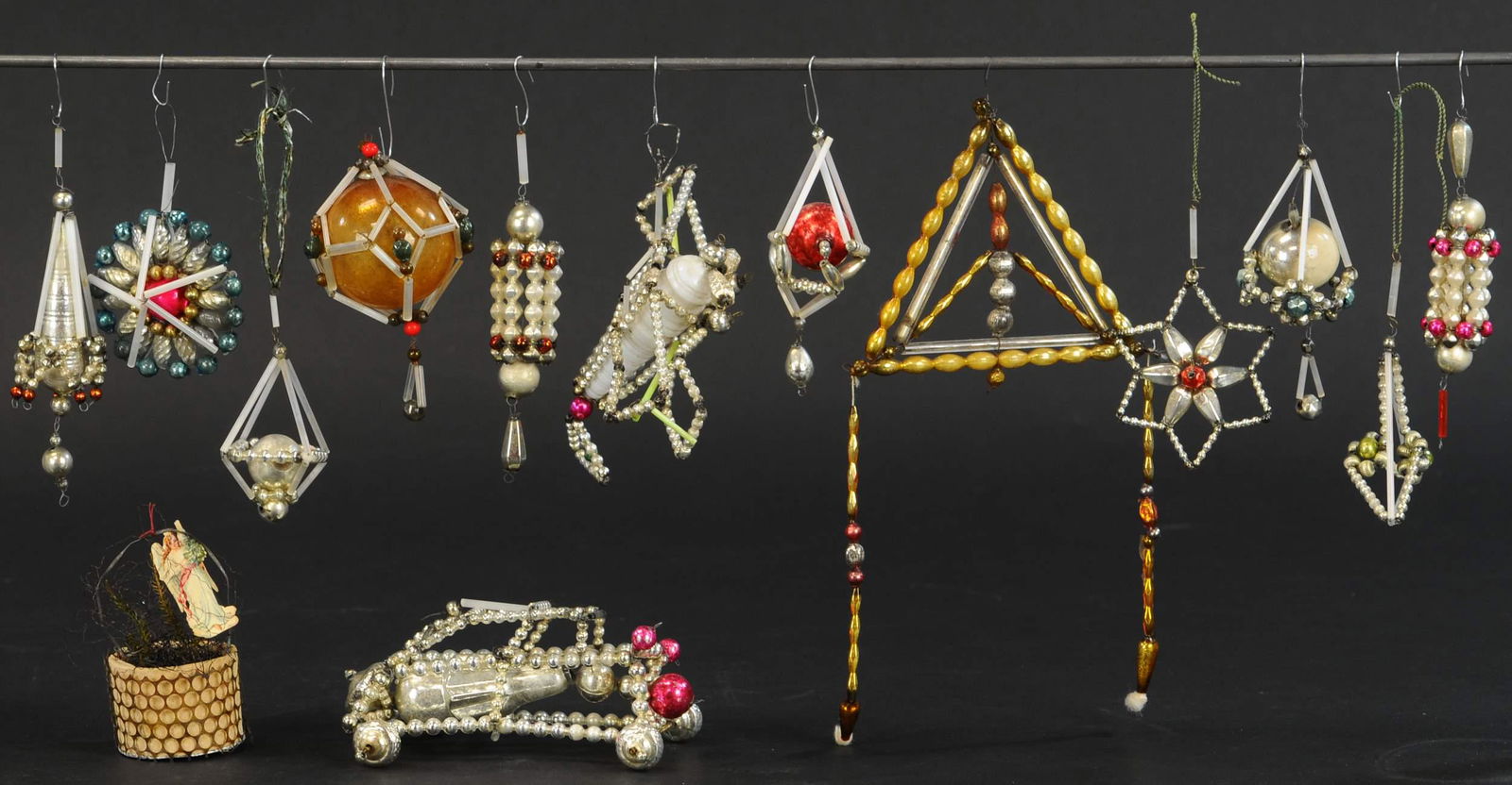 GROUPING OF SLOVOKIAN CHRISTMAS TREE ORNAMENTS (1 of 2)