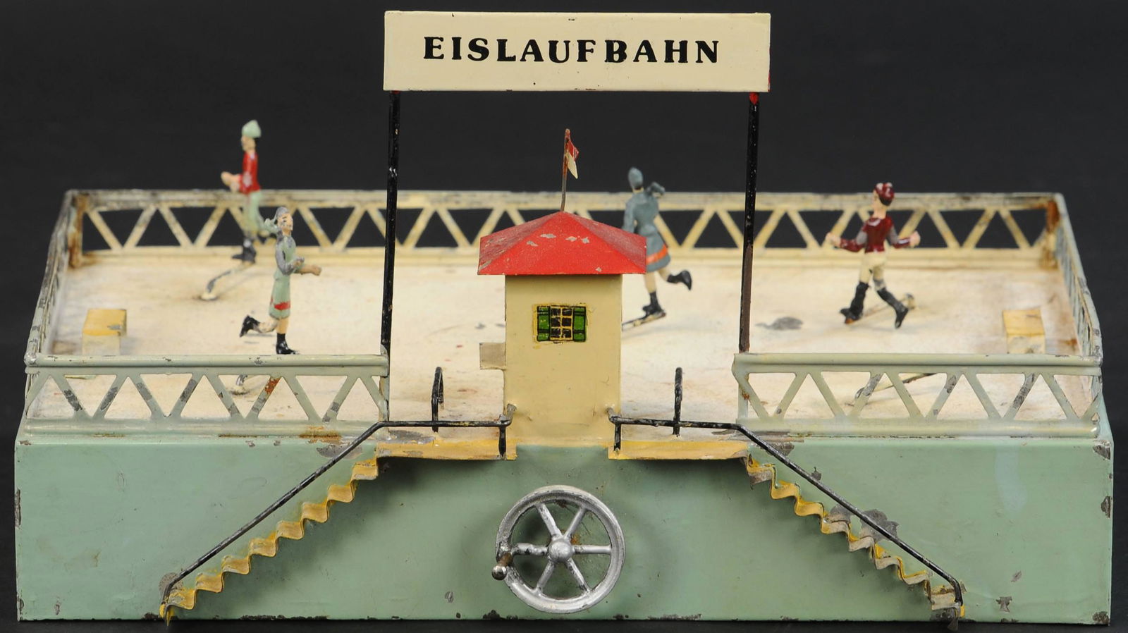 M&K EISLAUFBAHN ICE RINK STEAM TOY (1 of 3)