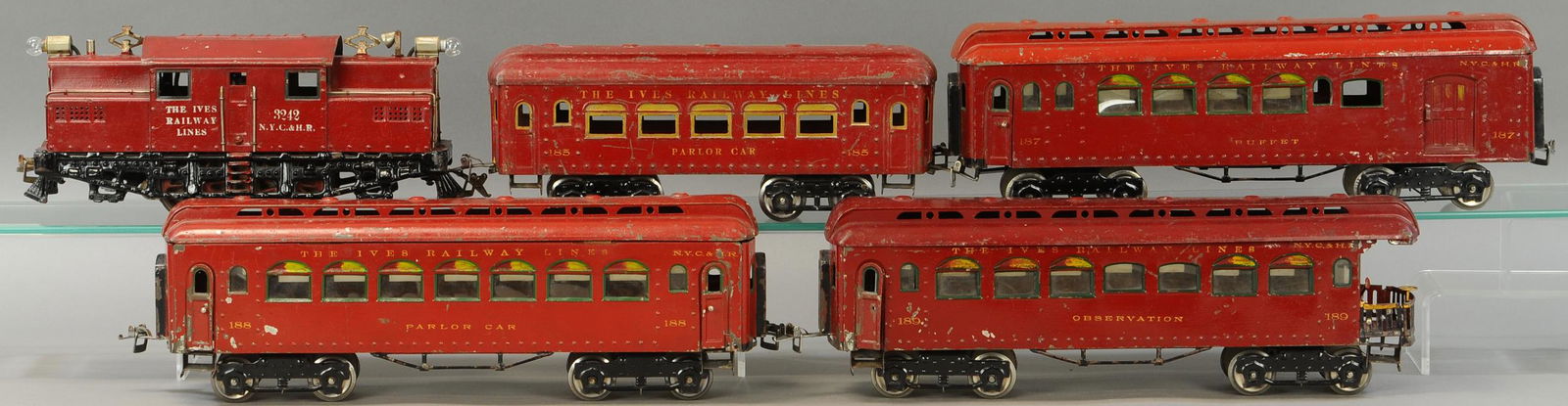 IVES 3242 PASSENGER SET & EXTRA CAR (1 of 4)