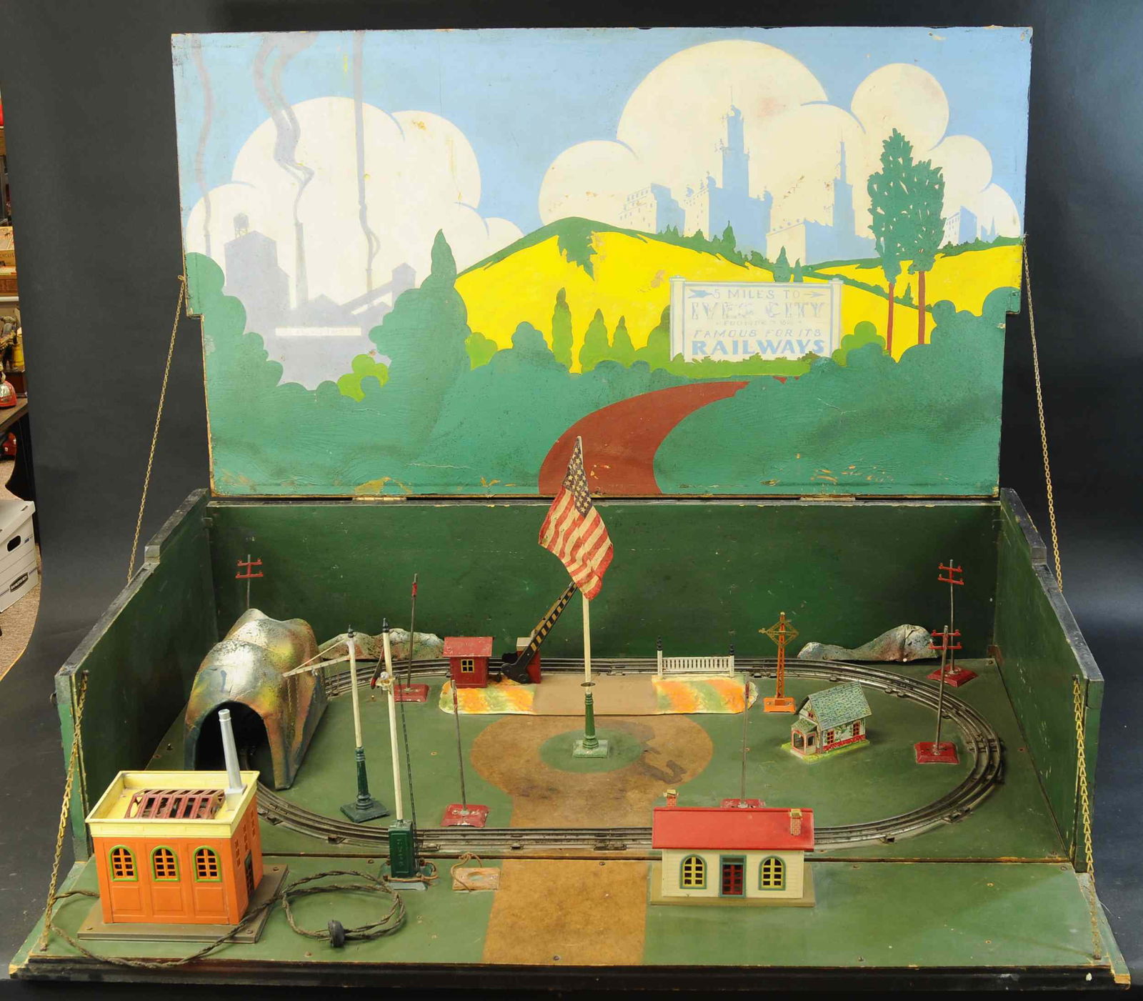 IVES TREASURE CHEST DISPLAY (1 of 9)