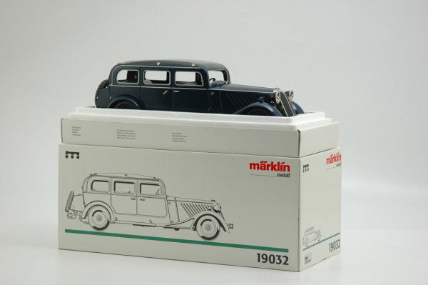 MARKLIN LIMOUSINE: Boxed example, 1990s re-issue of classic vehicle, done in blue with detailed clockwork drive. 14 1/2" l.