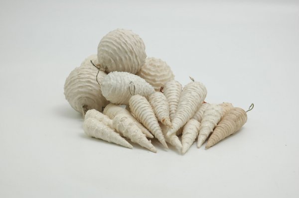 GROUPING OF PRESSED COTTON ICICLES AND SNOWBALLS