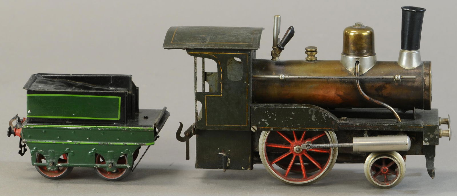 EARLY BING LOCOMOTIVE AND SCHOENNER TENDER (1 of 4)