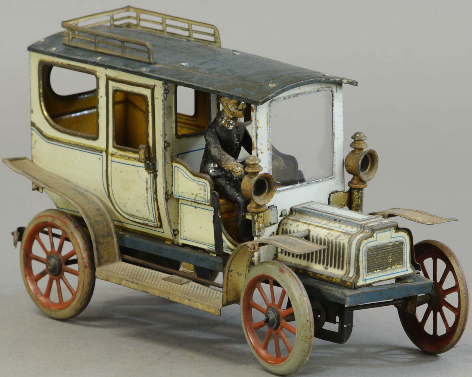 SMALL CARETTE LIMOUSINE (1 of 4)