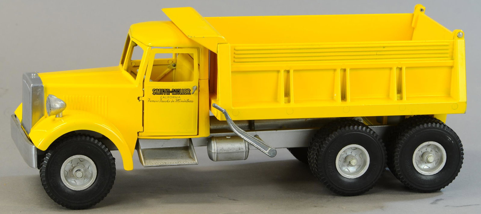 SMITH MILLER IRONSTONE CORP DUMP: 1486. SMITH MILLER IRONSTONE CORP DUMP | 17" l. | All Original Condition. | $200 - $400
