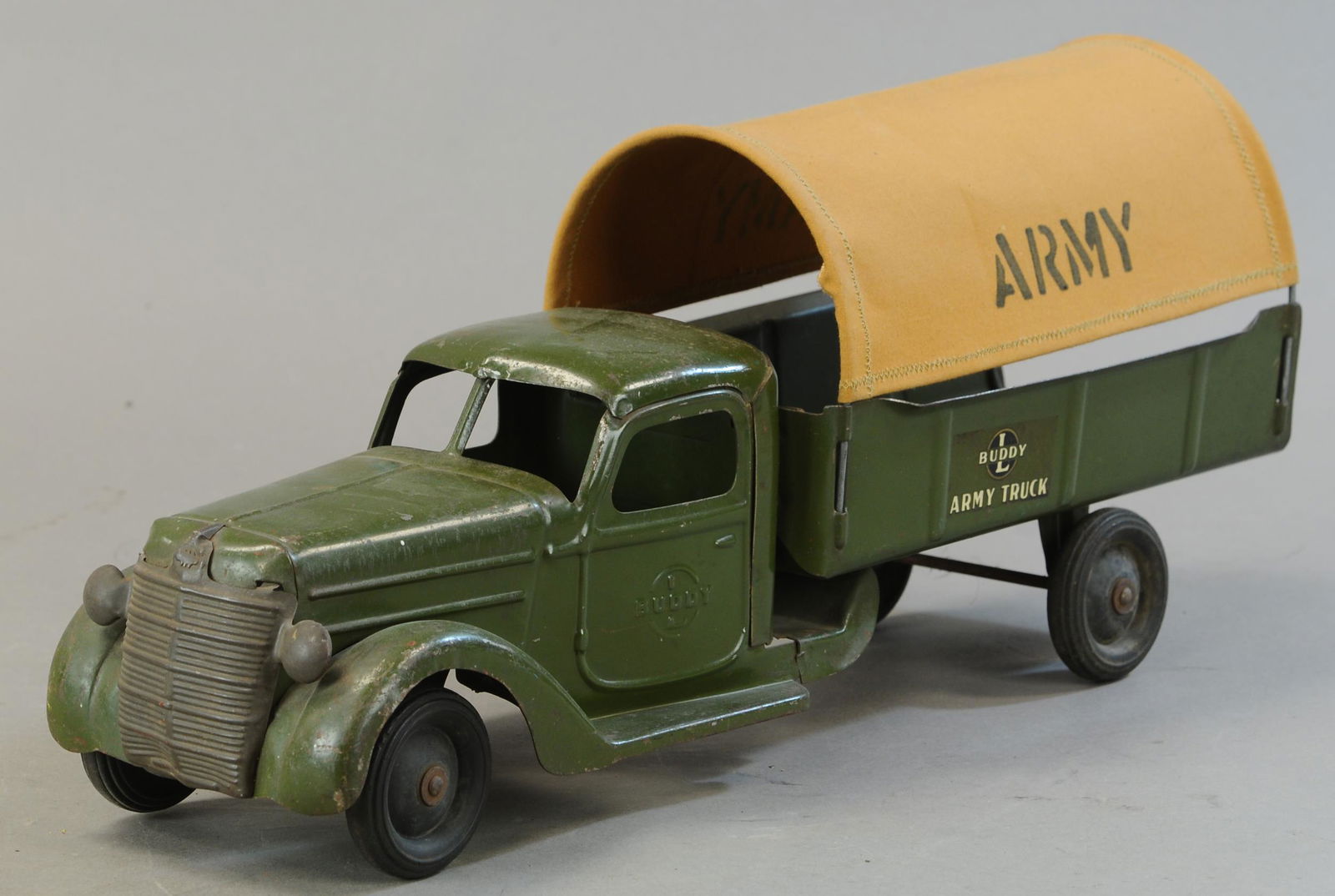 BUDDY L ARMY TRUCK (1 of 3)