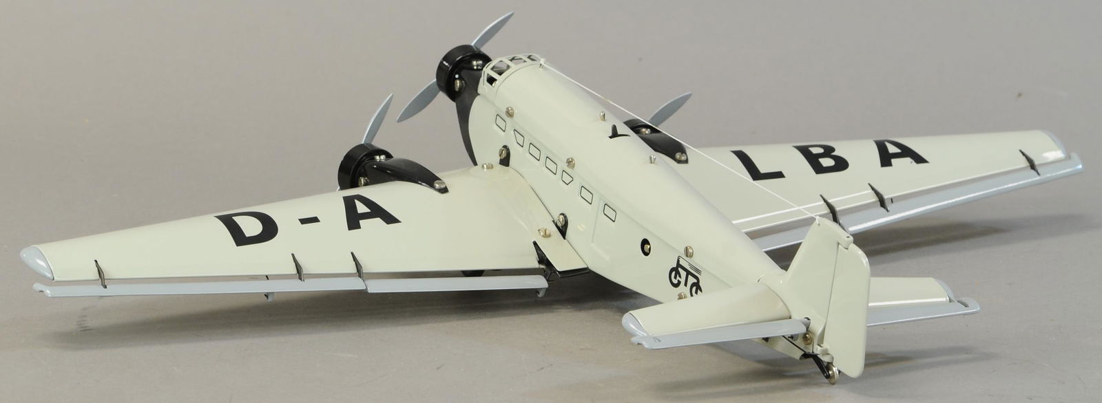 MARKLIN TRI-MOTOR AIRPLANE (1 of 3)