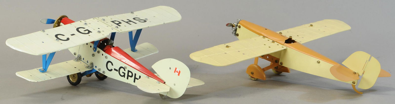 TWO MECCANO AIRPLANE KITS (1 of 3)