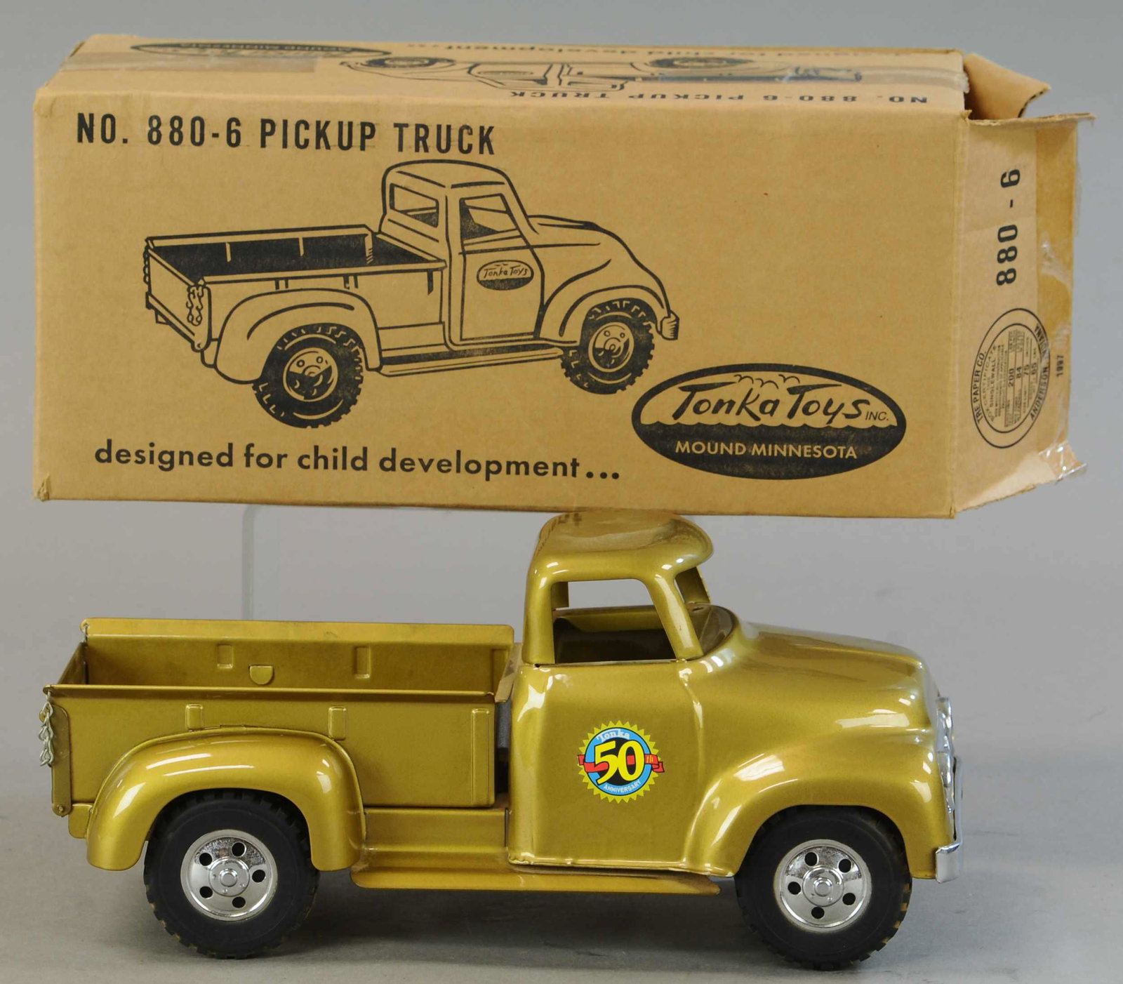 BOXED TONKA PICK-UP 880-6: 1522. BOXED TONKA PICK-UP 880-6 | DeSalle limited edition. | 12.5" l. | All Original Condition. | $100 - $200