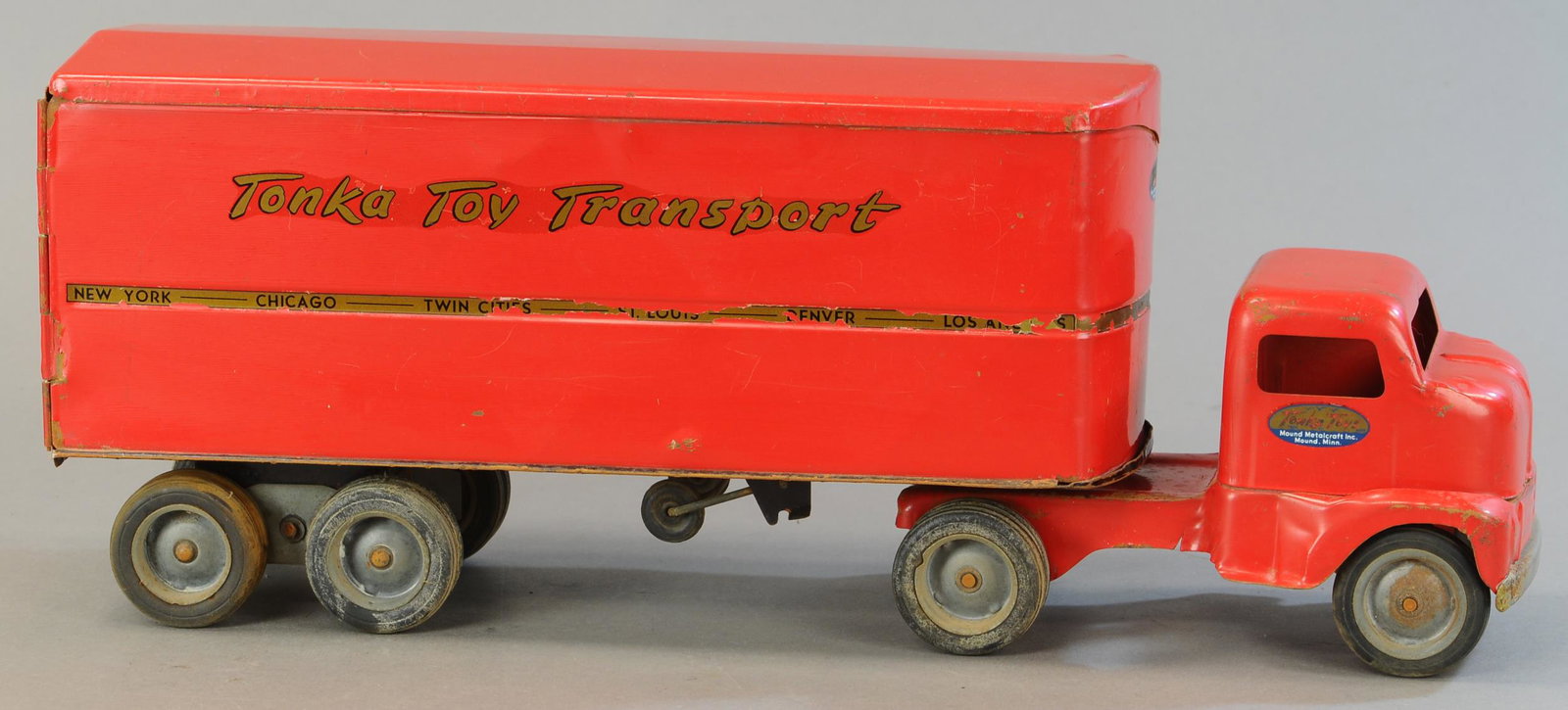 TONKA TOY TRANSPORT DELIVERY TRUCK: 1523. TONKA TOY TRANSPORT DELIVERY TRUCK | 22" l. | All Original Condition. | $200 - $400