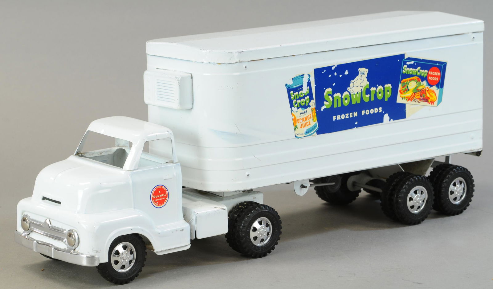 DUNWELL SNOW CAP TRACTOR TRAILER (1 of 3)