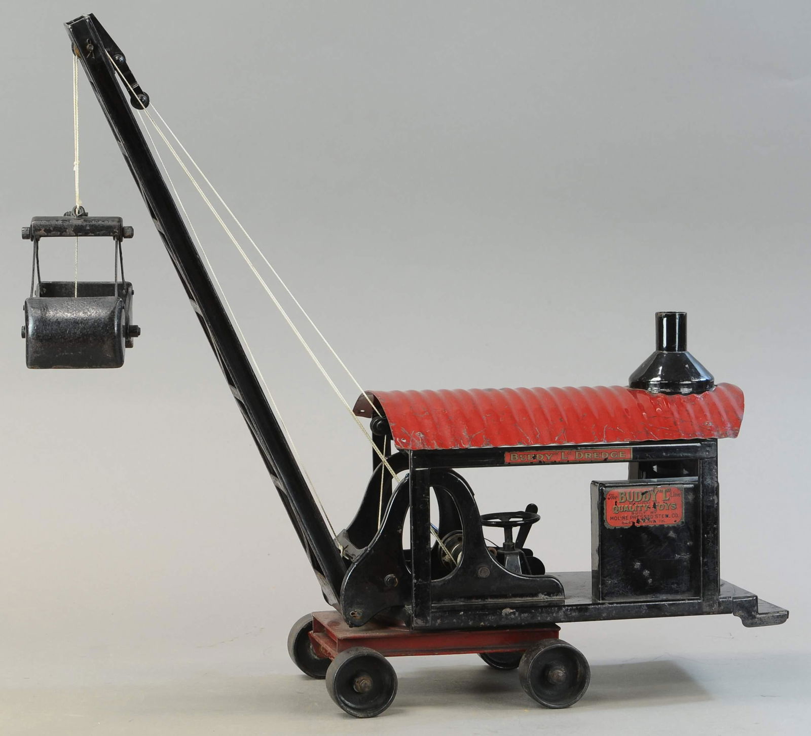 BUDDY L WRECKER CRANE TRUCK (1 of 3)