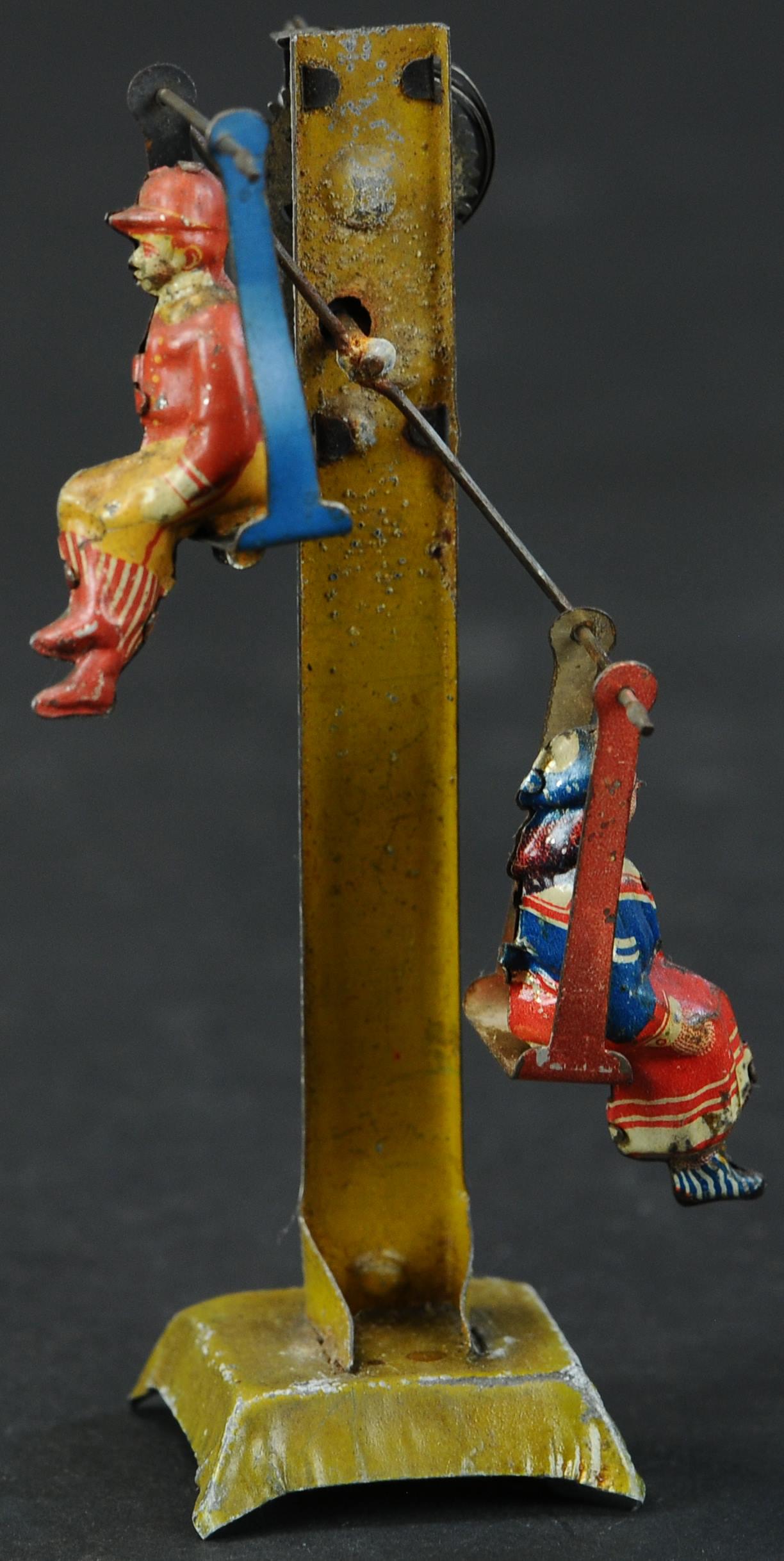 AMUSEMENT CHAIR RIDE PENNY TOY (1 of 4)