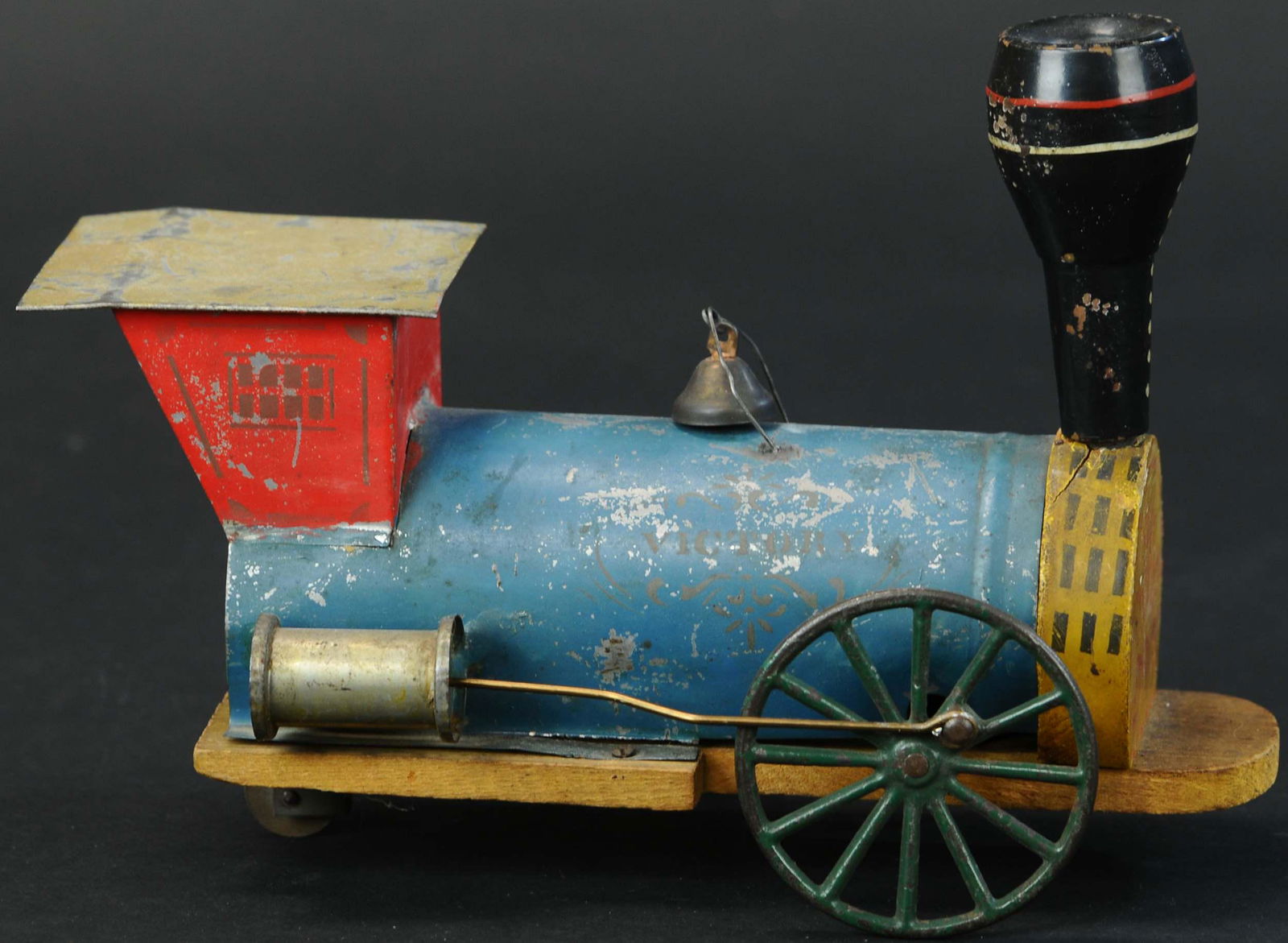 GEORGE BROWN CLOCKWORK TIN ENGINE (1 of 4)