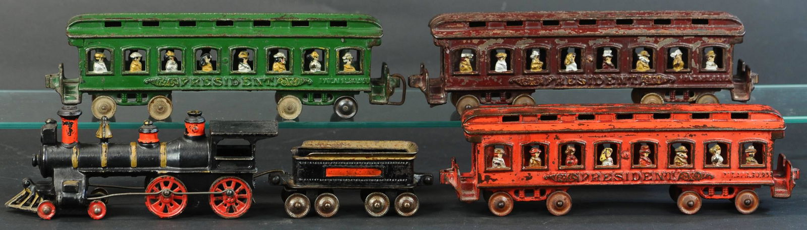 IVES PRESIDENT CAST IRON FLOOR TRAIN SET (1 of 4)