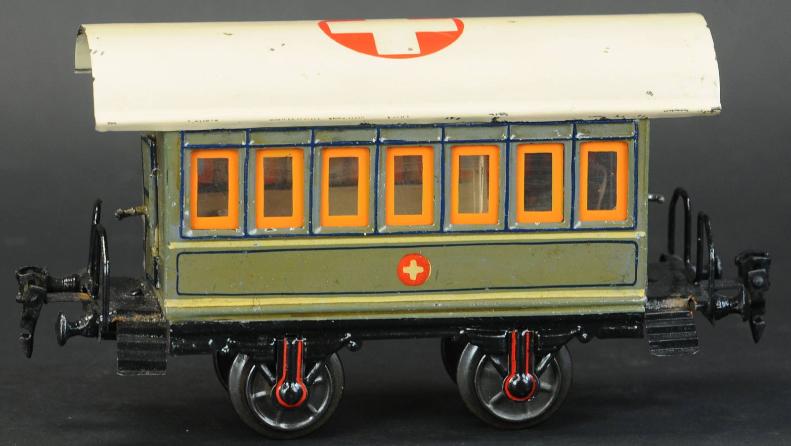 MARKLIN #1828OP HOSPITAL CAR (1 of 3)