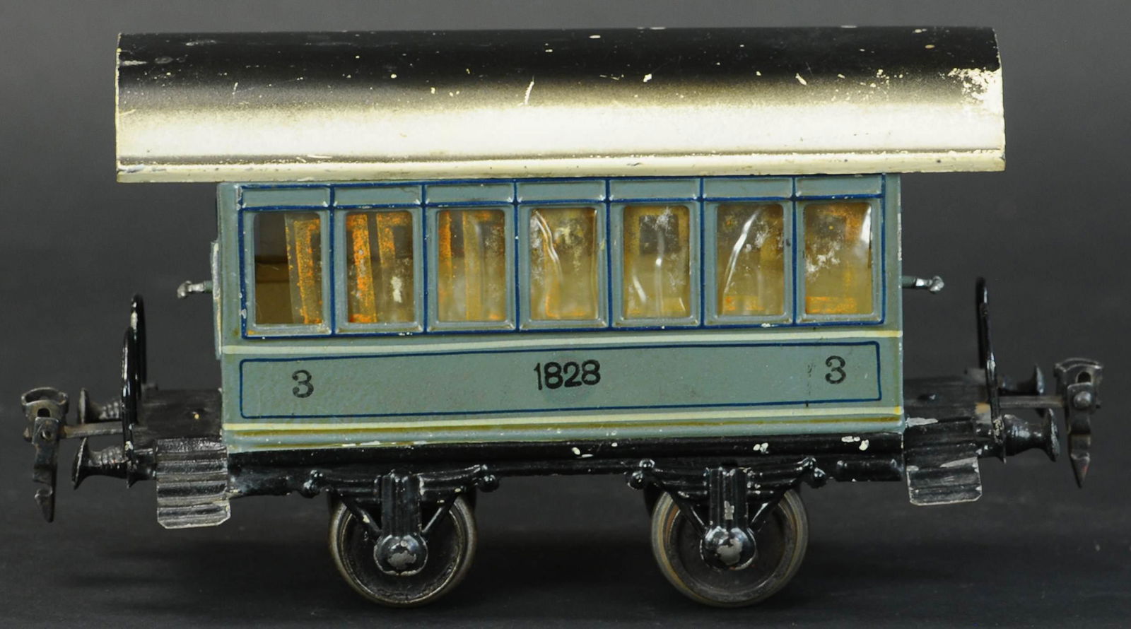 MARKLIN #1828 COACH (1 of 3)