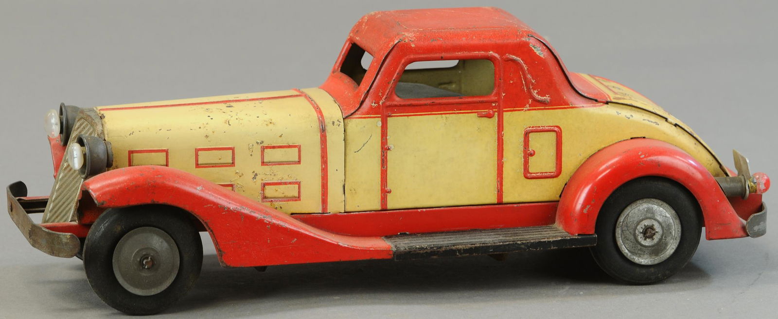 ELECTRIC MARX COUPE WITH HEADLIGHTS (1 of 3)