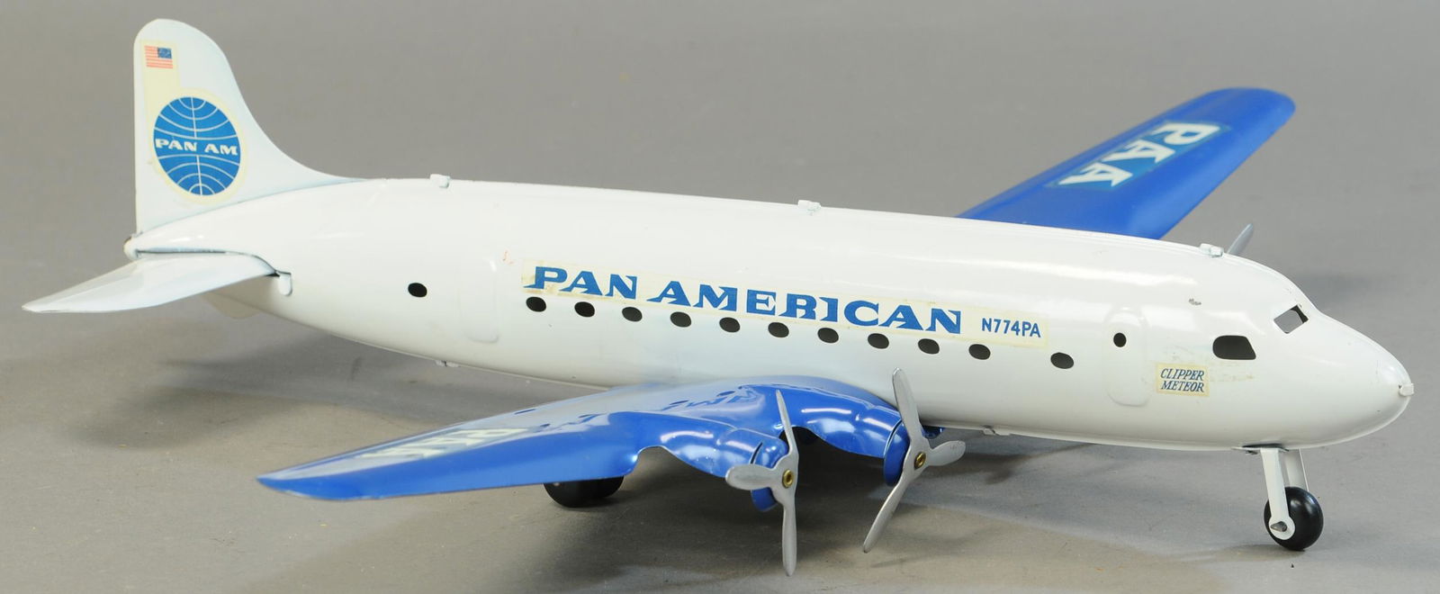 MARX PAN AMERICAN AIRPLANE (1 of 3)