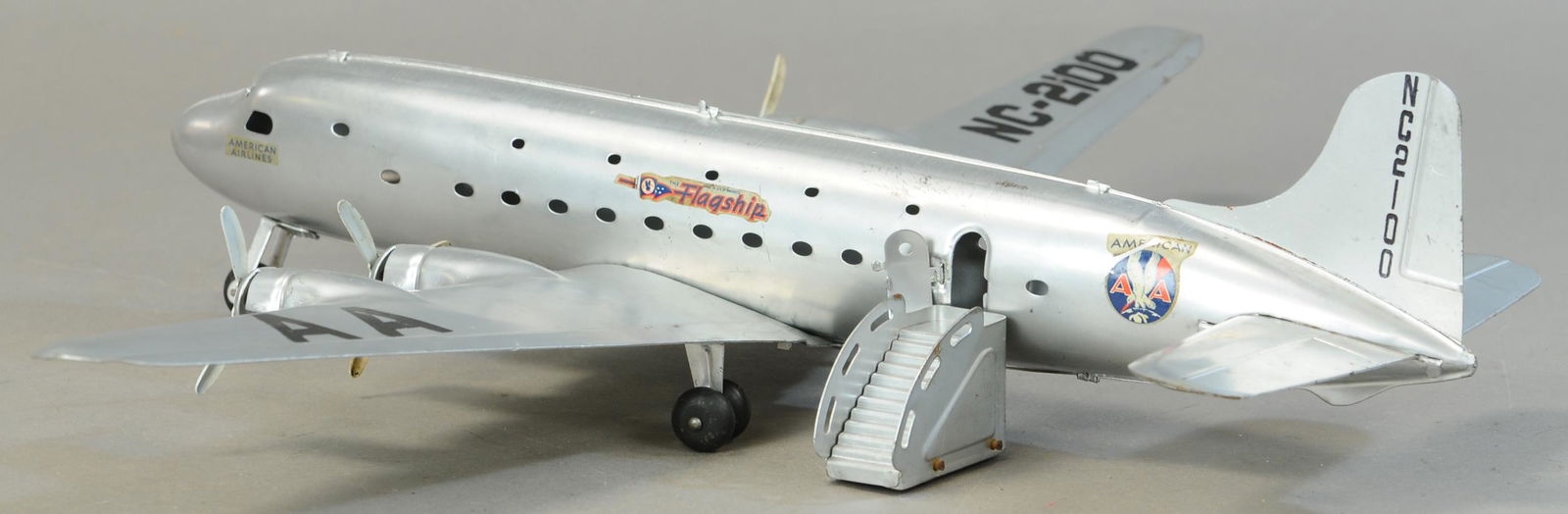 MARX AMERICAN AIRLINES FOUR PROP JET (1 of 3)