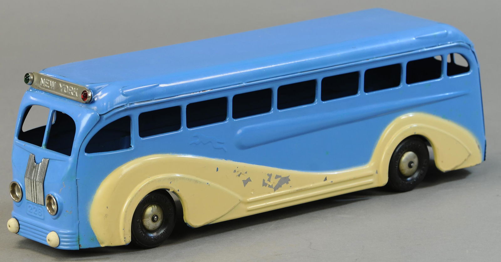 EARLY KINGSBURY GREYHOUND BUS (1 of 3)