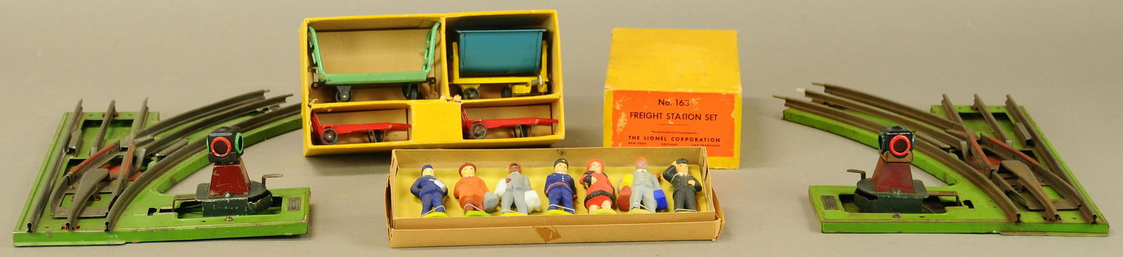 BOXED LIONEL FREIGHT CARTS, SWITCHES & JAPANESE FI (1 of 2)