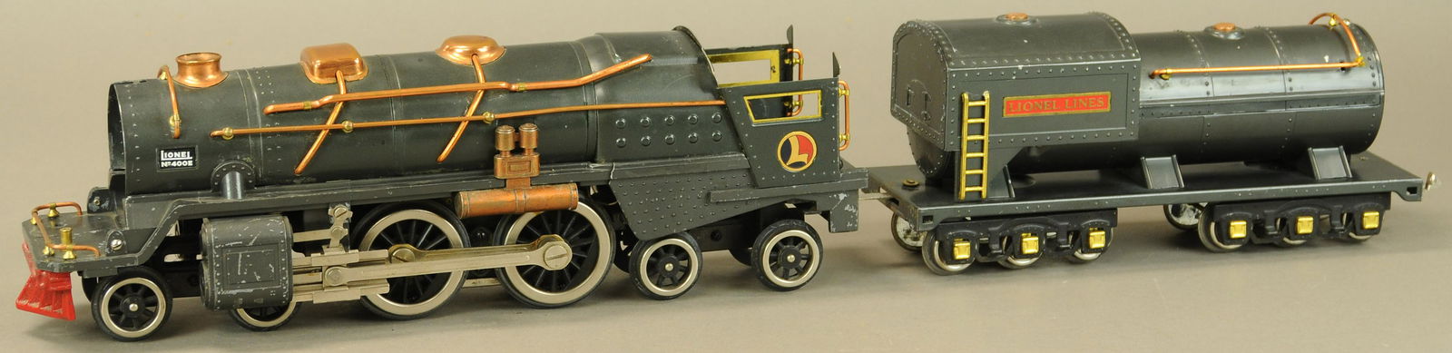 LIONEL 400E LOCOMOTIVE (1 of 4)