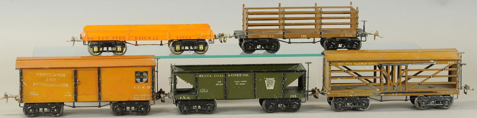 IVES STANDARD GAUGE FREIGHT CARS (1 of 4)