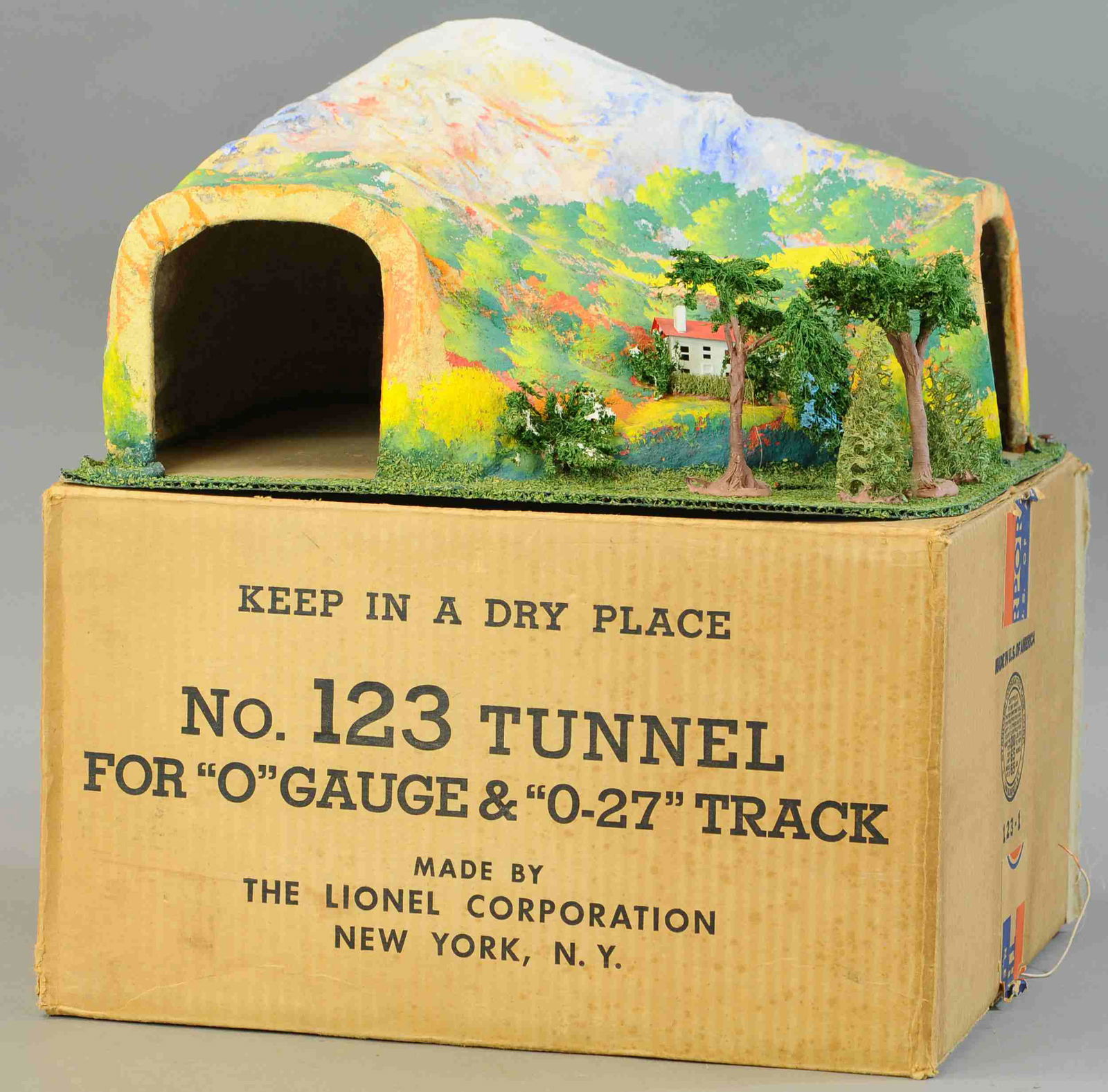 BOXED LIONEL NO. 123 TUNNEL (1 of 3)