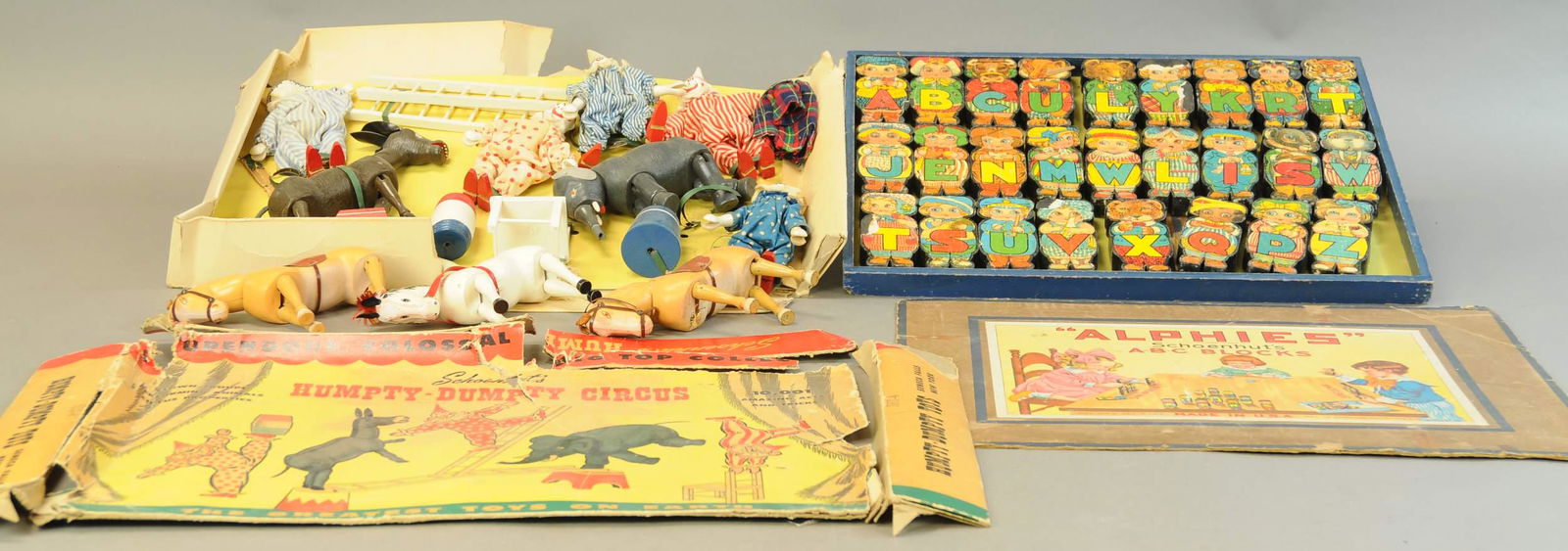 BOXED HUMPTY-DUMPTY TOYS CIRCUS SET (1 of 4)
