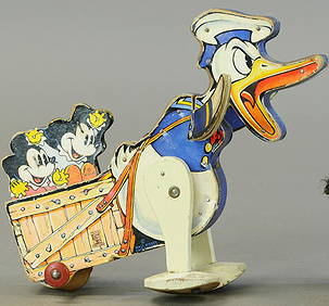 FISHER PRICE WIND-UP DONALD DUCK BAK-UP (1 of 3)