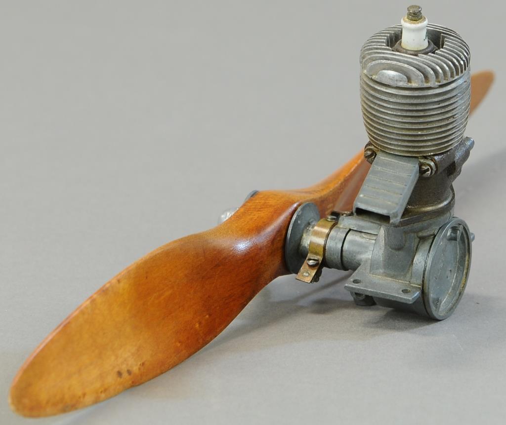 BABY CYCLONE AIRPLANE MOTOR (1 of 3)